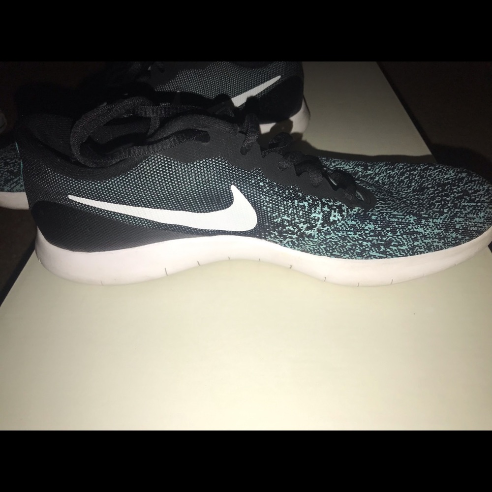 Women Nike Shoes size 9